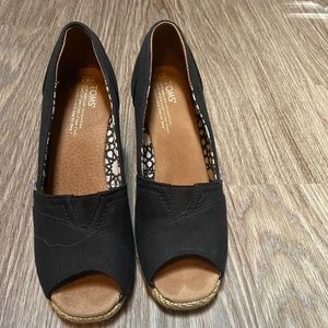 Toms wedge shoe